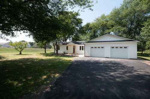 888 Meridian Rd, Valpo, IN 46385-8508