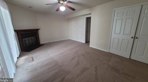 6719 Sunset Woods Ct, Springfield VA  22015-4242 exterior