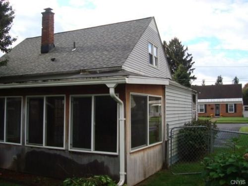 119 Victory Dr, Rome, NY 13440-3862