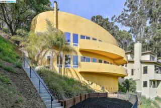 8047 Skyline Blvd, Oakland, CA 94611-1118