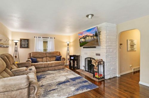 6022 47th Ave, Kenosha, WI 53142-1318