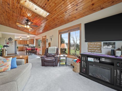 9106 Wescott Rd, Kewaskum WI  53040-9716 exterior