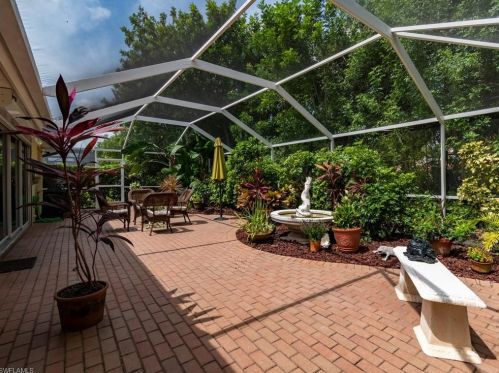 7755 Groves Rd, Naples, FL 34109-0619