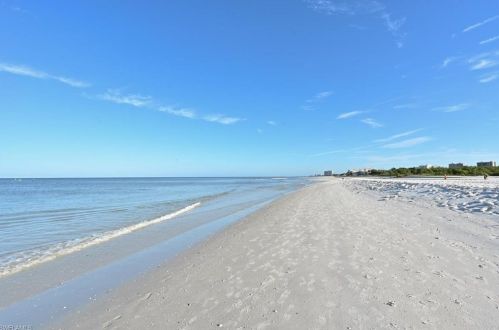 7687 Pebble Creek Cir, Naples FL  34108-6591 exterior