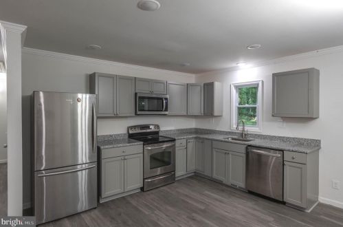 732 Gray Fox Rd, Harpers Ferry, WV 25425-6830