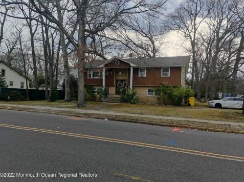 1520 Lexington Ave, Lakewood, NJ 08701-1873