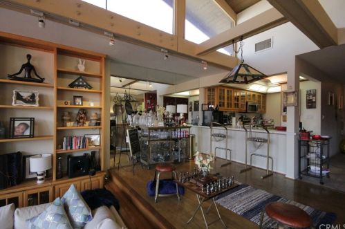 9325 Marina Pacifica Dr, Long Beach CA 90803-7004 exterior