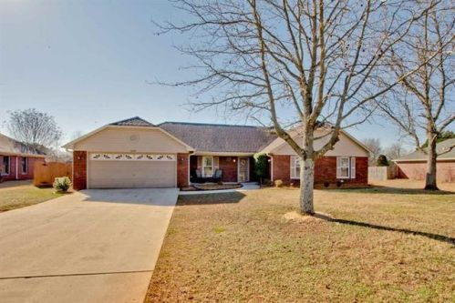 208 Skylane Blvd, Madison, AL 35757-8805
