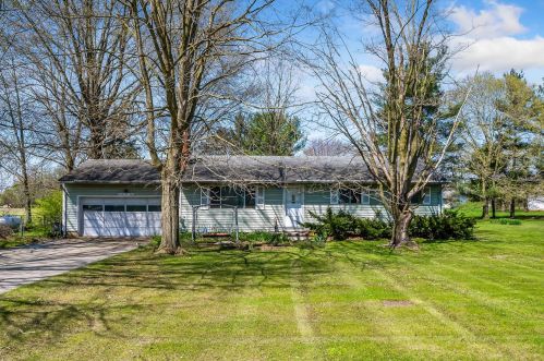3908 Section Line Rd, Delaware, OH 43015-9255