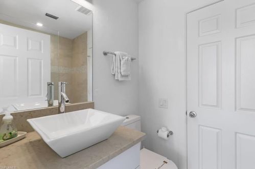 2516 Kings Lake Blvd, Naples FL  34112-5400 exterior