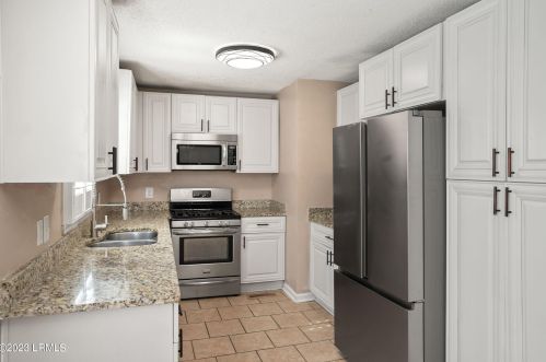 217 Burroughs Ave, Beaufort SC  29902-5307 exterior