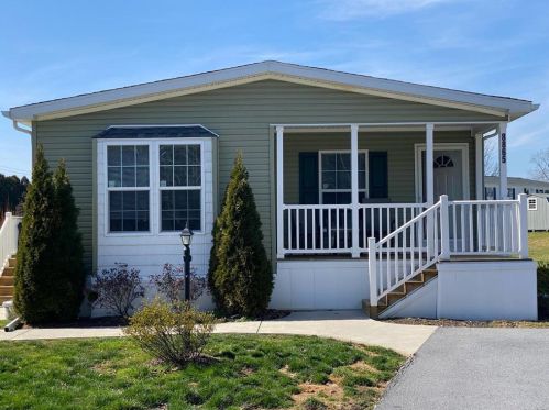 8865 Breinig Run Cir, Breinigsville, PA 18031-2018