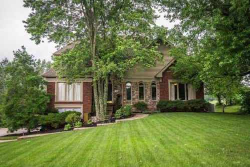 905 Willow Creek Ln, Louisville, KY 40245-7001