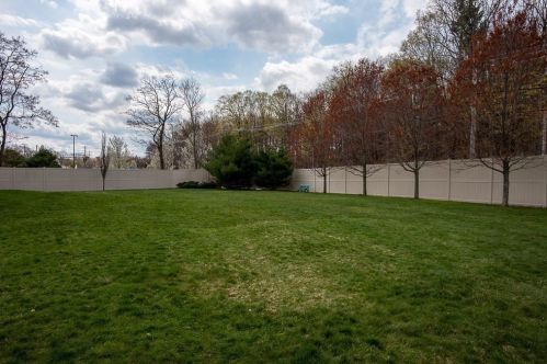 237 South St, Shrewsbury MA  01545-5437 exterior