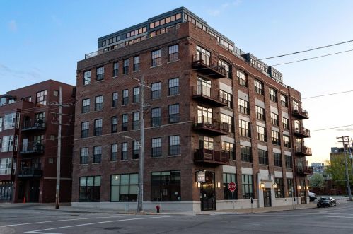 525 Chicago St, Milwaukee WI  53202-5922 exterior