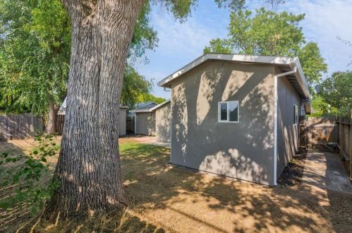 5633 Rosario Blvd, North Highlands CA  95660-4801 exterior