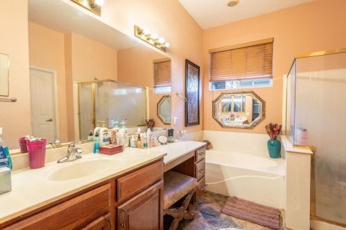 2431 Emerald Lake Ln, Elk Grove CA  95758-3608 exterior