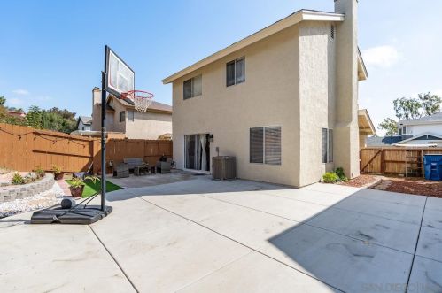 2586 Manzana Way, San Diego CA  92139-1438 exterior