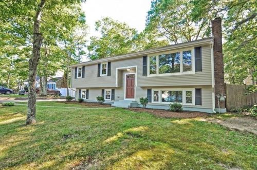 65 Jan Marie Dr, Plymouth, MA 02360-4671