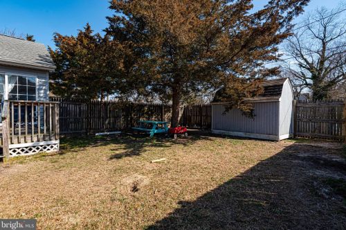 402 6th St, Laurel DE  19956-1363 exterior