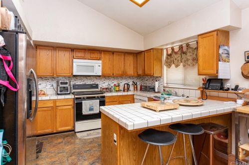 1444 Mouton Dr, San Jacinto CA  92583-5718 exterior