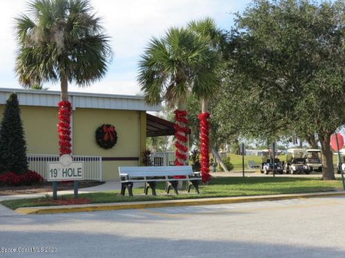 604 Puffin Dr, Sebastian, FL 32976-7803