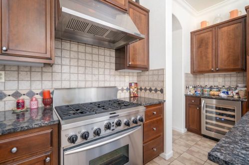 1138 Water Ln, Lathrop CA  95330-8608 exterior