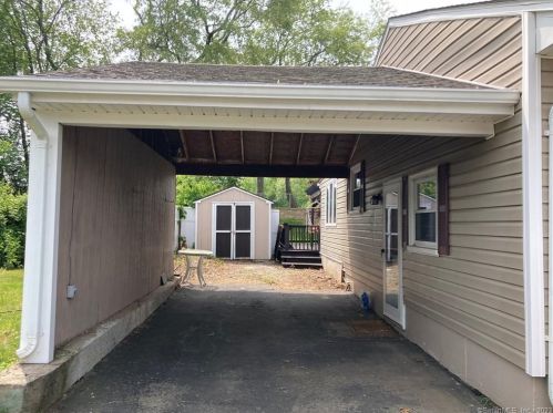 70 Great Plain Rd, Norwich CT  06360-6531 exterior