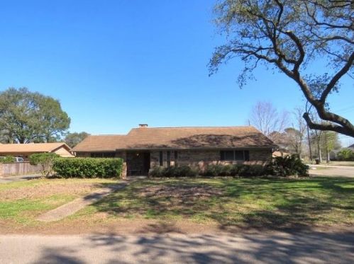 1604 30th St, Nederland, TX 77627-6507