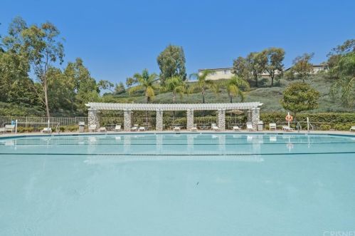 24306 Foxglove Pl, Santa Clarita CA  91354-4922 exterior