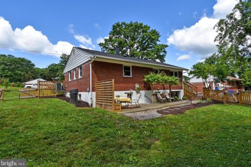 8913 Lagrange St, Lorton VA  22079-1626 exterior