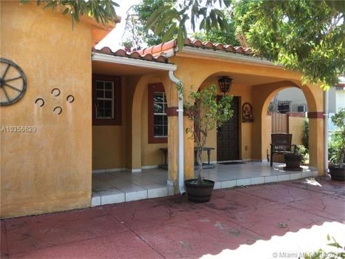 492 6th St, Hialeah, FL 33010-5355