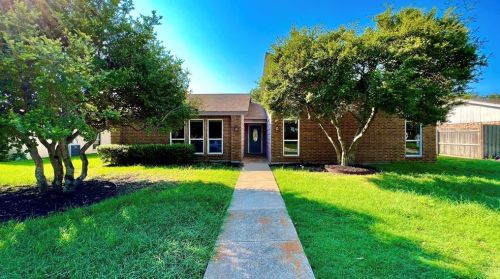 2112 Linda Ln, Richardson TX  75081-2646 exterior