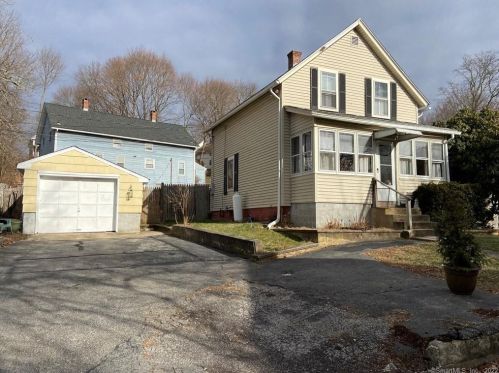 15 Bitgood Vlg, Moosup, CT 06354-1504