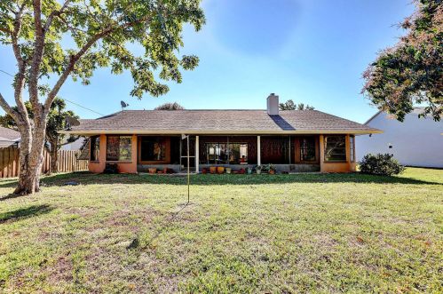 817 Streamlet Ave, Fort Pierce FL 34983-4659 exterior