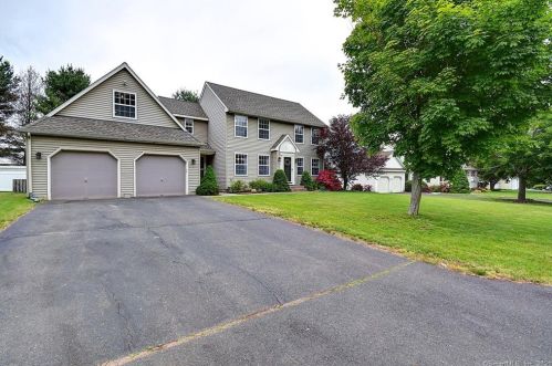 76 Chatham Dr, Manchester, CT 06042-8521