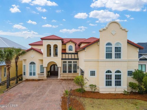 2020 Country Club Dr, Lynn Haven, FL 32444-1988