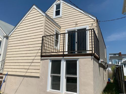 161-39 95th St, Jamaica, NY 11414-2216