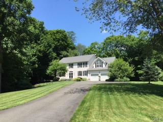 111 Middle River Rd, Danbury, CT 06811-4330