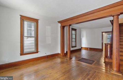 325 1st Ave, Red Lion, PA 17356-1517