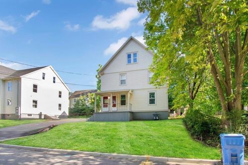 32 Valley St, Manchester, CT 06040-5038