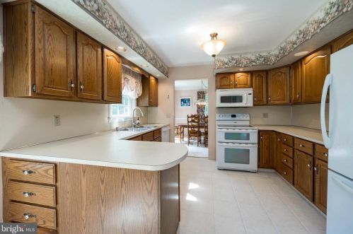 209 Knapp Rd, Lansdale PA 19446-1731 exterior