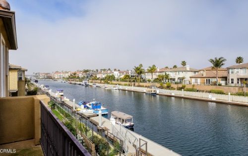 3947 Hemlock St, Oxnard CA  93035-1427 exterior