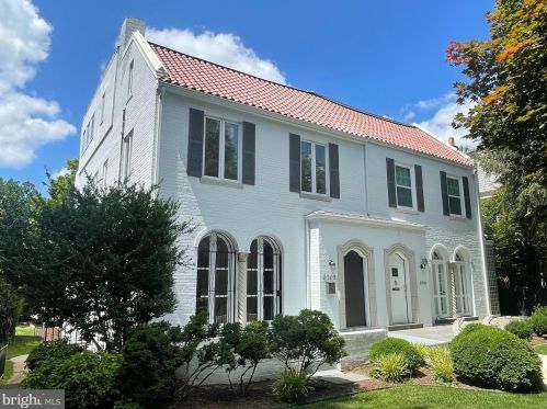 3708 Massachusetts Ave, Washington, DC 20016-5812