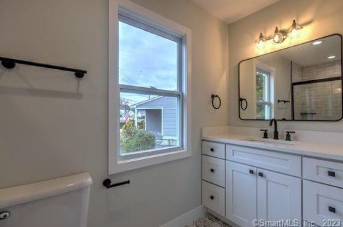 242 Meadowside Rd, Milford CT  06460-4528 exterior