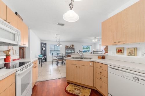 6734 Spanish Lakes Blvd, Fort Pierce, FL 34951-4436