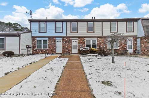 254 Greenwood Loop Rd, Bricktown, NJ 08724-1271