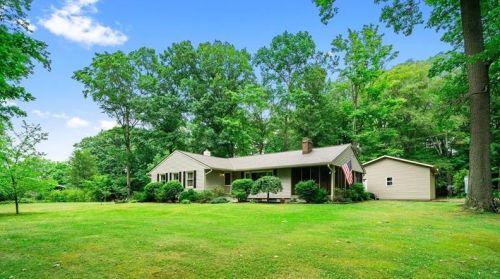 216 Cranberry Rd, Grove City, PA 16127-4632