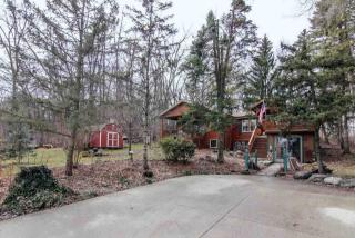 85 Menominee Dr, Edgerton, WI 53534-9311