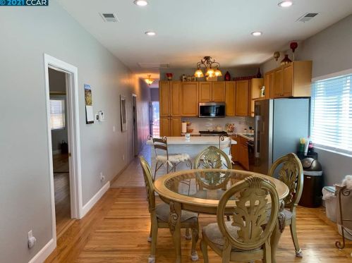1610 14th St, Oakland CA  94607-1512 exterior